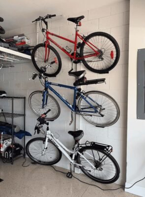 vélos accrochés chez un client